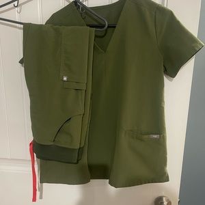 Olive green figs xsmall scrub set